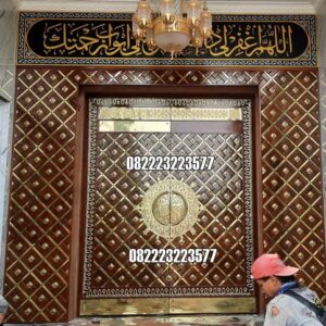 Replika Pintu Masjid Nabawi Kuningan Kayu Jati